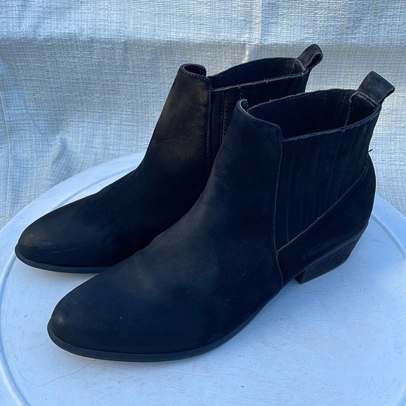 Steve Madden Women’s Neema Black Nubuck Ankle Boot Sz 8.5 - Picture 1 of 13